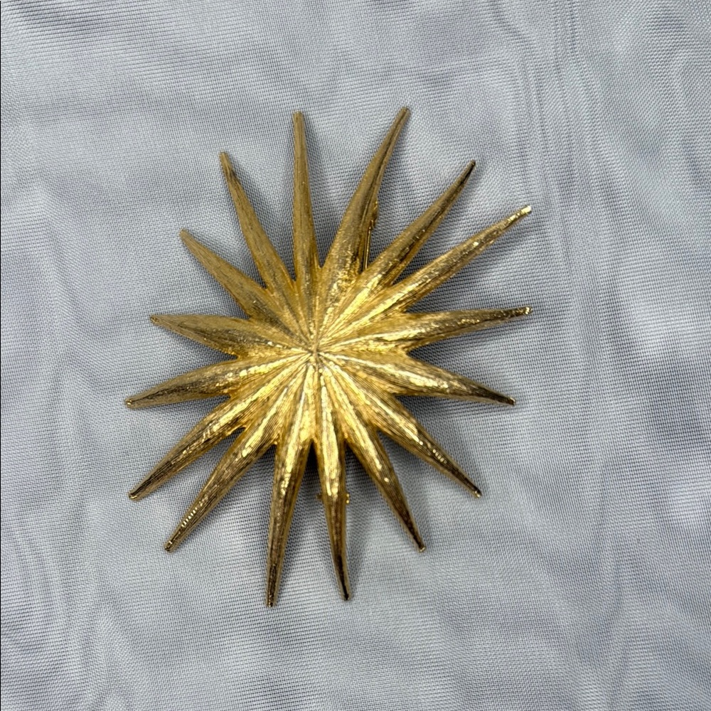 Gold Starburst Brooch